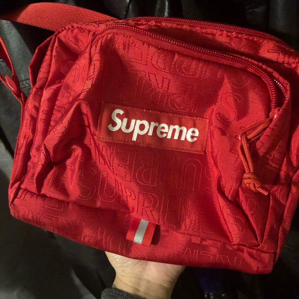 Supreme ss19 red shoulder bag with shopping bag